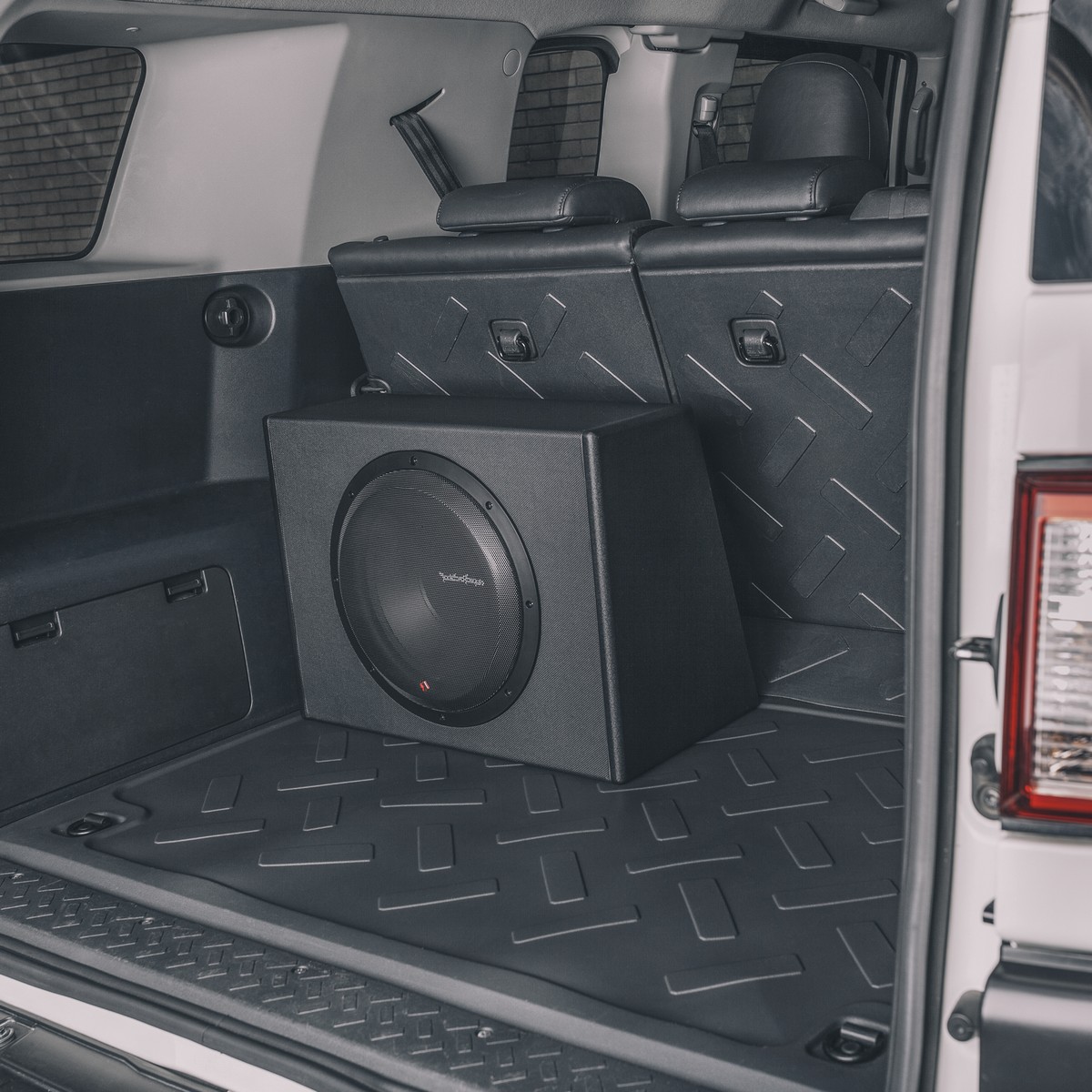 Rockford Fosgate Punch Single 12" 300 Watt Amplified Subwoofer (P30012) - Image 6